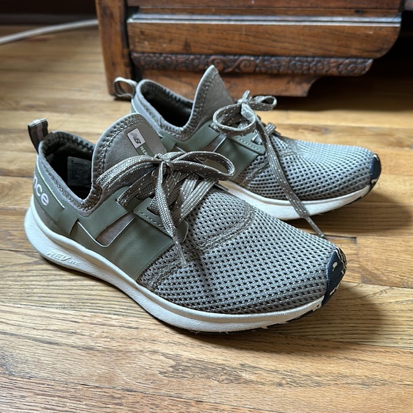 New Balance Memory Sole Sneakers - Picture 4 of 4